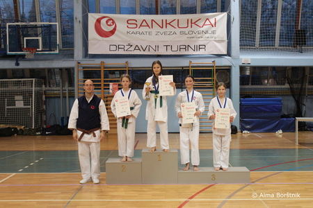 deklice 12-15 let ippon kumite absolutno